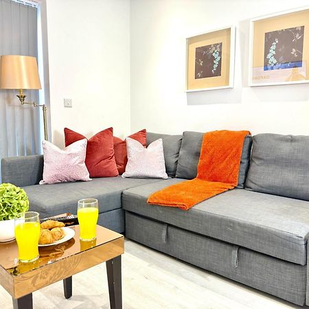 Hazel 1-Bedroom Cousy Flat, Parking, Wifi, Prime Location, Close To Blenheim Palace & Oxford Kidlington Exteriör bild