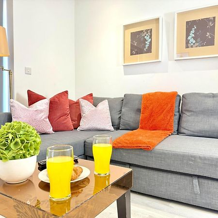 Hazel 1-Bedroom Cousy Flat, Parking, Wifi, Prime Location, Close To Blenheim Palace & Oxford Kidlington Exteriör bild