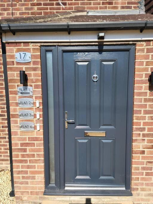 Hazel 1-Bedroom Cousy Flat, Parking, Wifi, Prime Location, Close To Blenheim Palace & Oxford Kidlington Exteriör bild