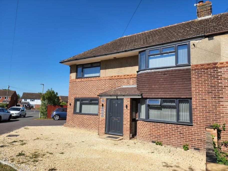 Hazel 1-Bedroom Cousy Flat, Parking, Wifi, Prime Location, Close To Blenheim Palace & Oxford Kidlington Exteriör bild