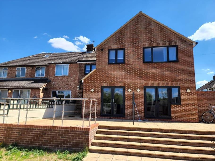 Hazel 1-Bedroom Cousy Flat, Parking, Wifi, Prime Location, Close To Blenheim Palace & Oxford Kidlington Exteriör bild