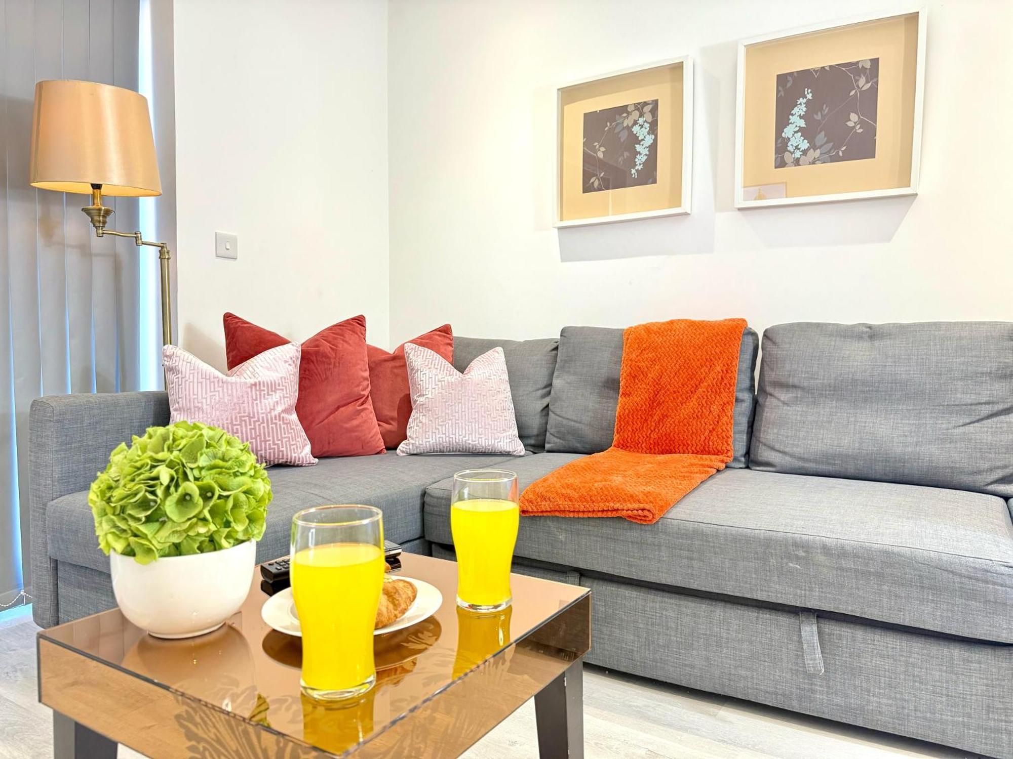 Hazel 1-Bedroom Cousy Flat, Parking, Wifi, Prime Location, Close To Blenheim Palace & Oxford Kidlington Exteriör bild