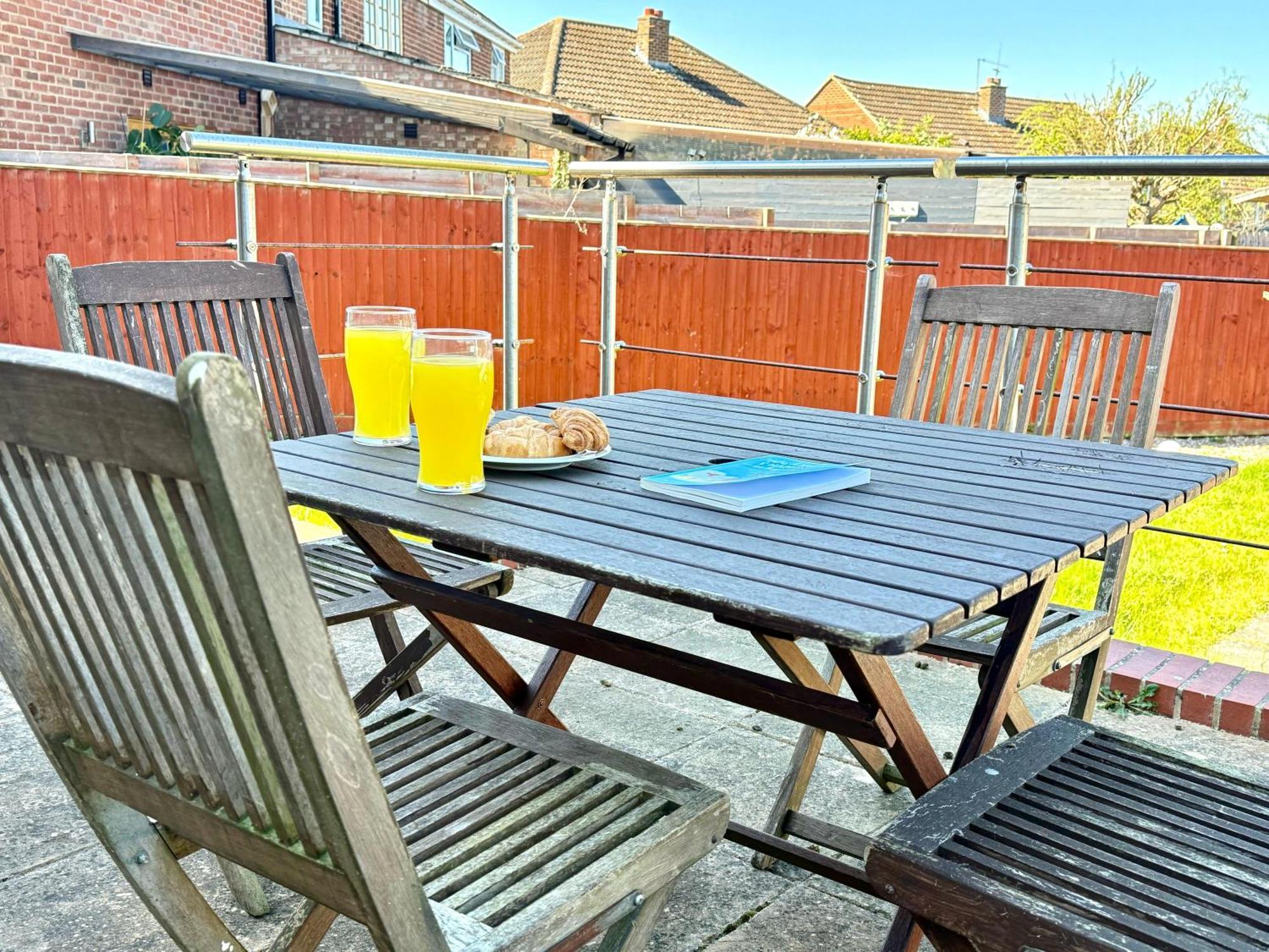 Hazel 1-Bedroom Cousy Flat, Parking, Wifi, Prime Location, Close To Blenheim Palace & Oxford Kidlington Exteriör bild