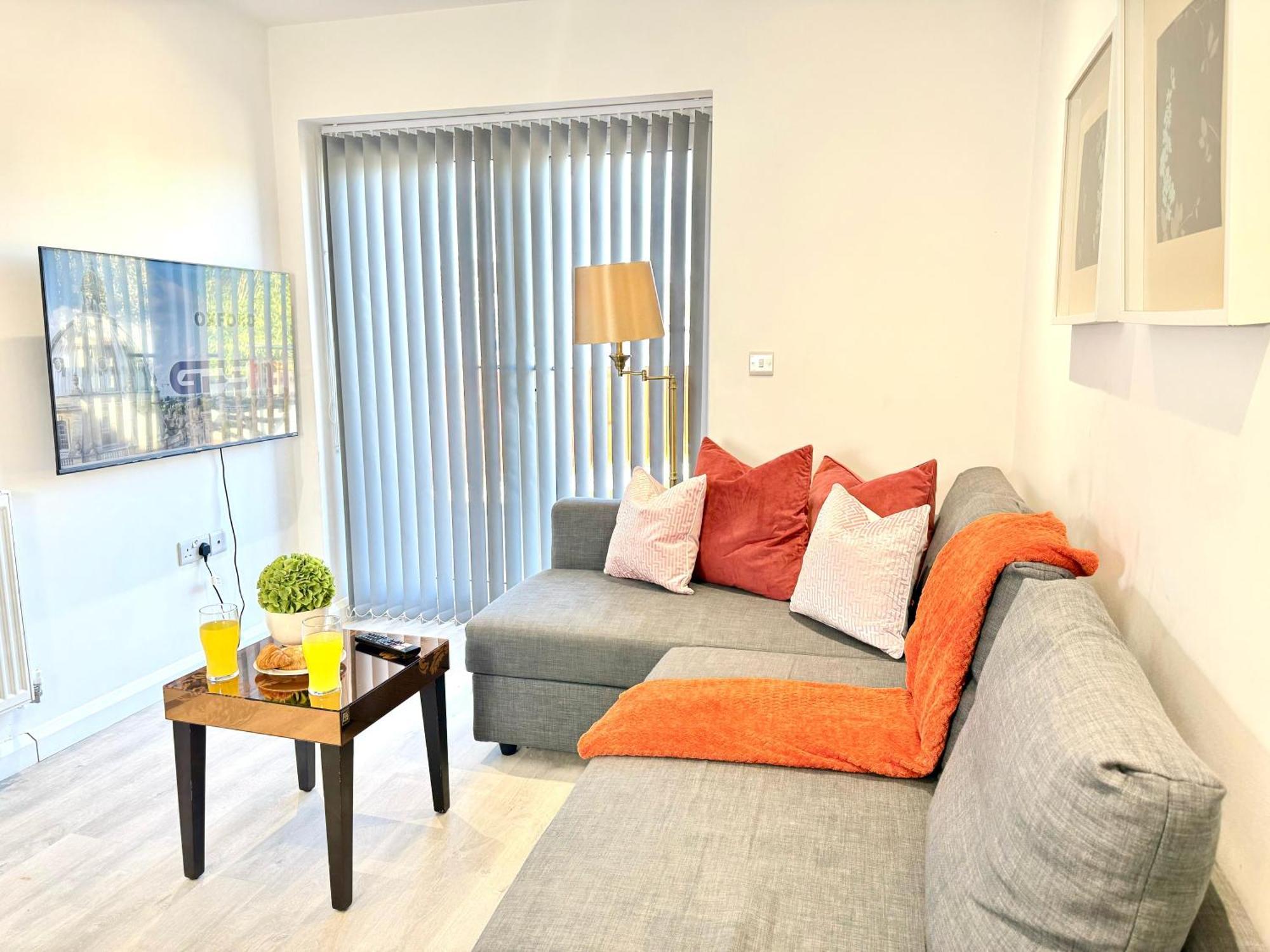 Hazel 1-Bedroom Cousy Flat, Parking, Wifi, Prime Location, Close To Blenheim Palace & Oxford Kidlington Exteriör bild