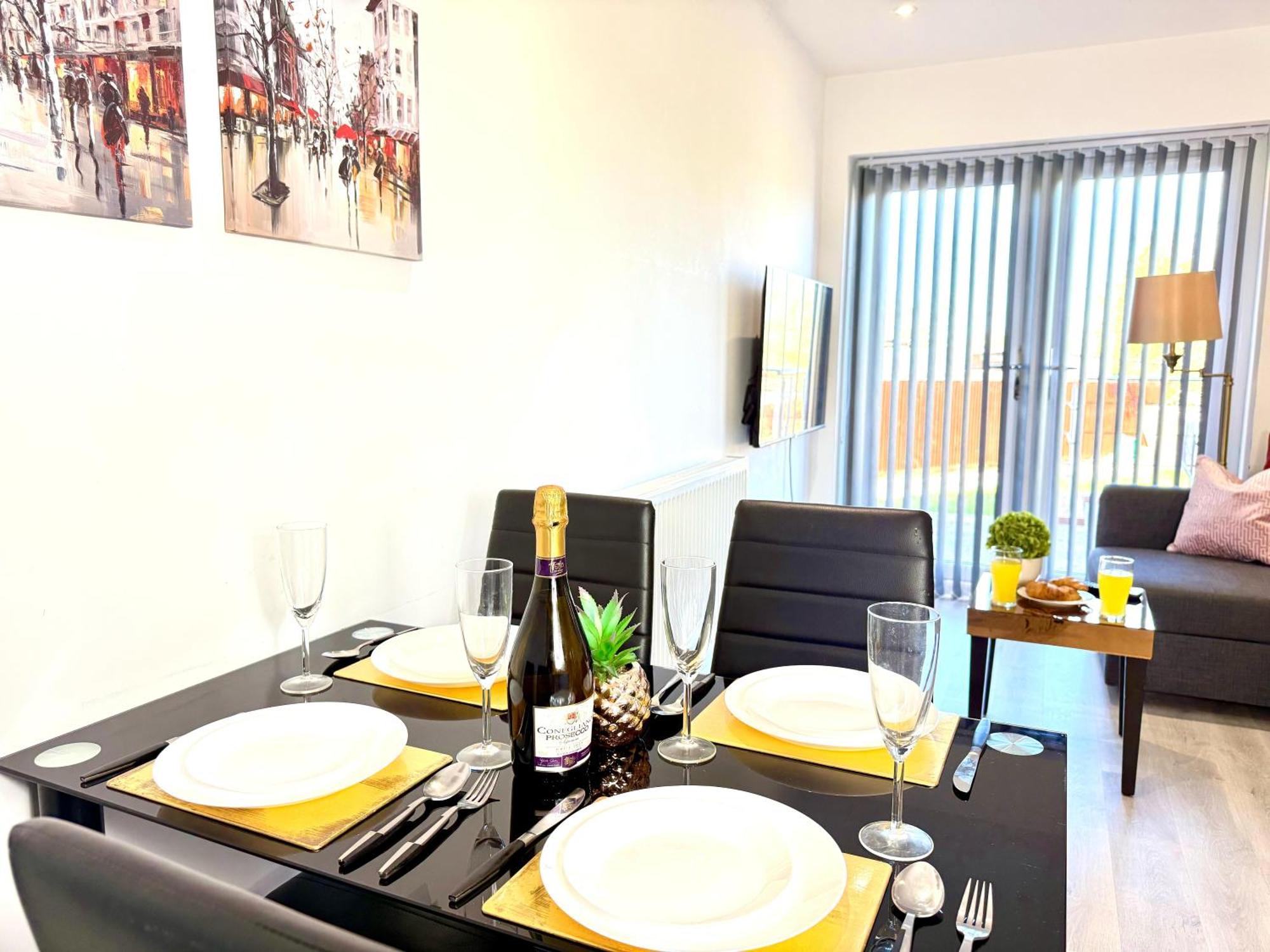 Hazel 1-Bedroom Cousy Flat, Parking, Wifi, Prime Location, Close To Blenheim Palace & Oxford Kidlington Exteriör bild