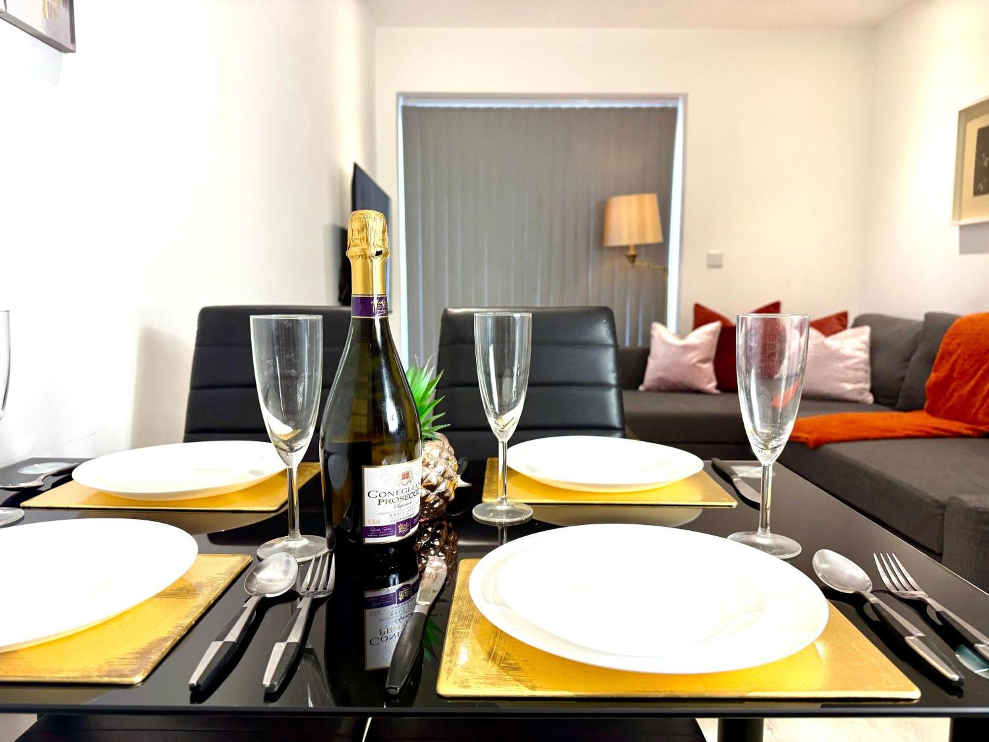 Hazel 1-Bedroom Cousy Flat, Parking, Wifi, Prime Location, Close To Blenheim Palace & Oxford Kidlington Exteriör bild