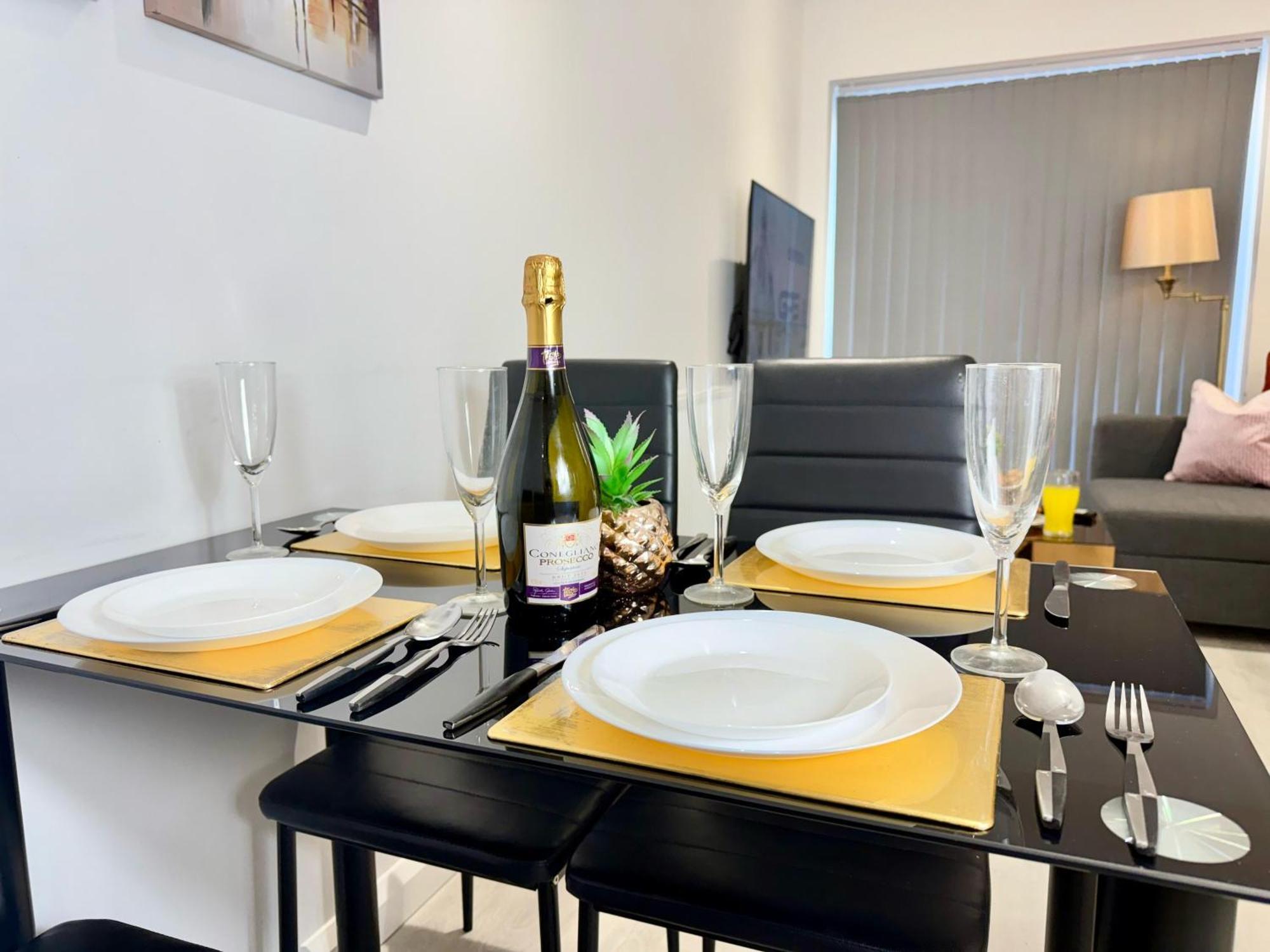 Hazel 1-Bedroom Cousy Flat, Parking, Wifi, Prime Location, Close To Blenheim Palace & Oxford Kidlington Exteriör bild
